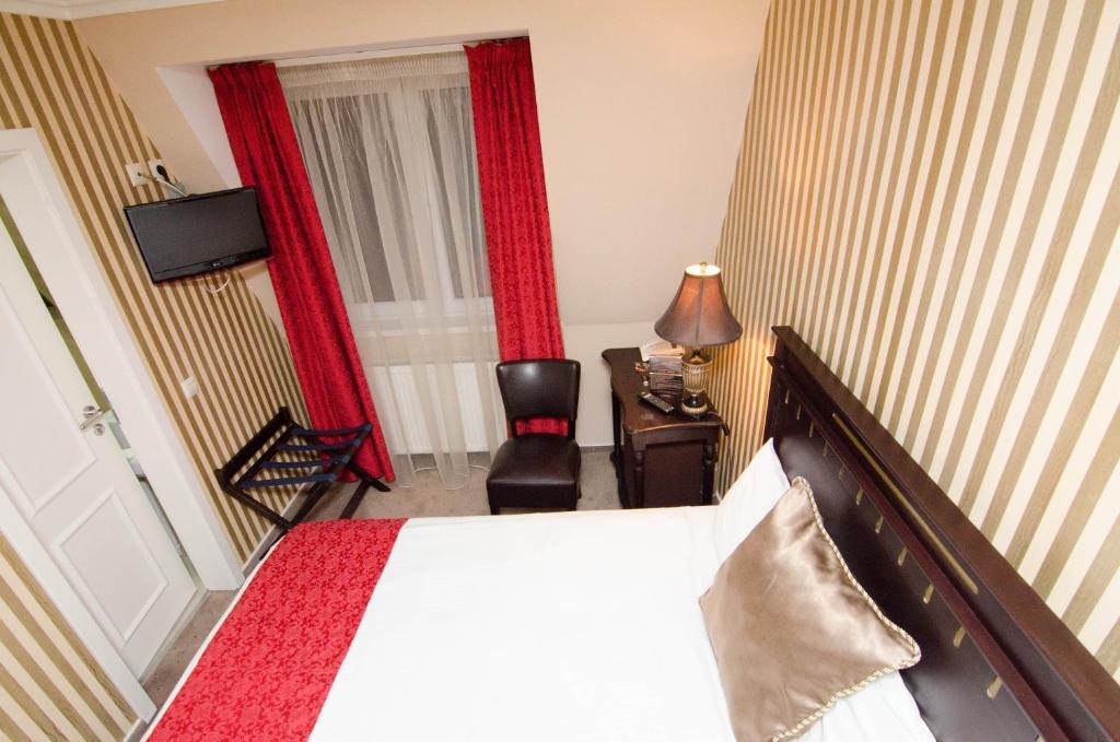 Boutique Monaco Hotel 4*